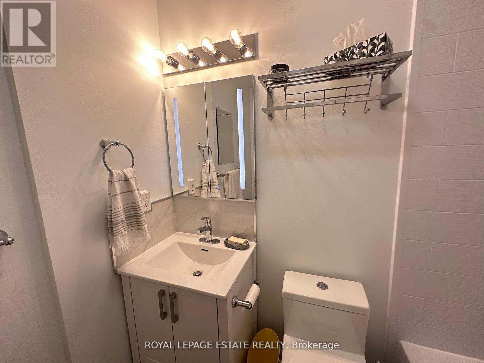 309 - 123 Woodbine Avenue, Toronto (The Beaches), Ontario  M4L 3V8 - Photo 19 - E13088406