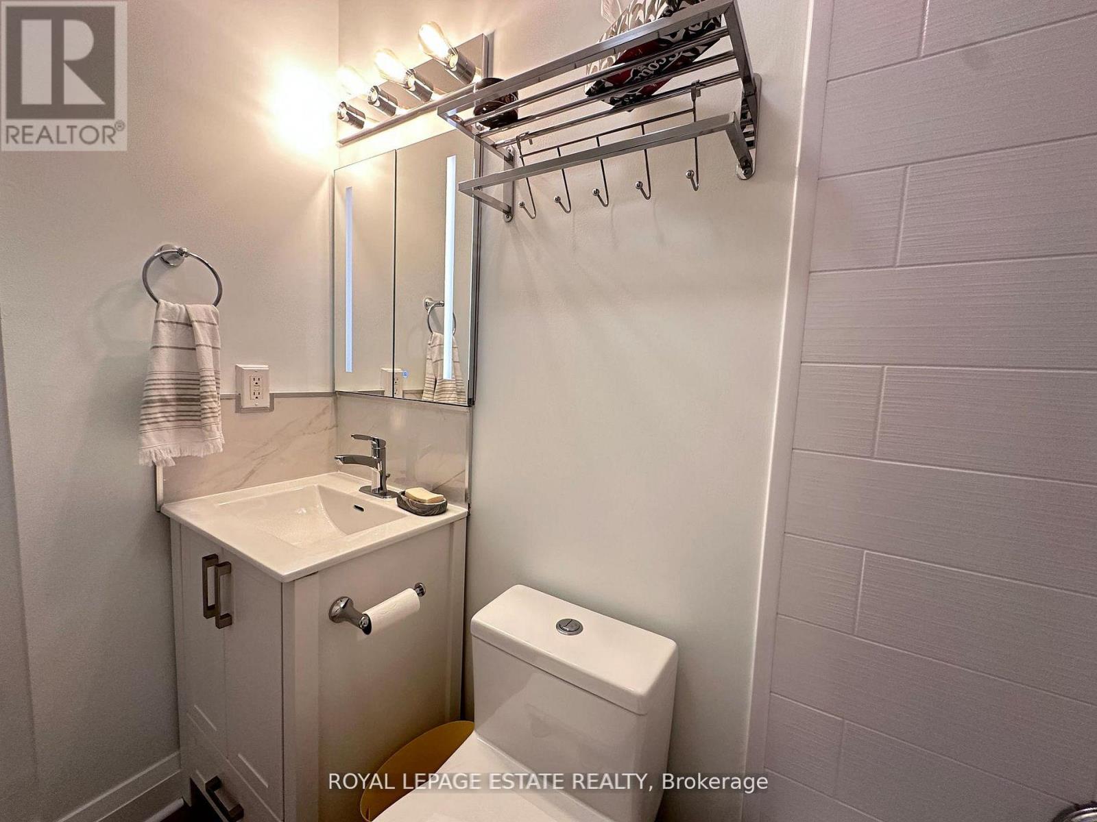 309 - 123 Woodbine Avenue, Toronto (The Beaches), Ontario  M4L 3V8 - Photo 21 - E13088406