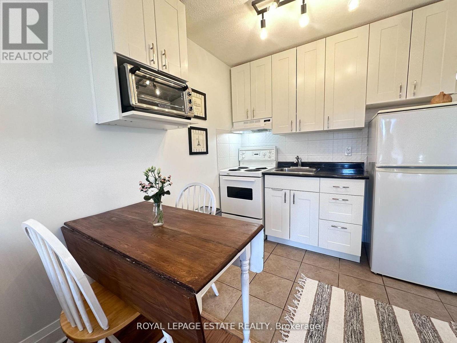 309 - 123 Woodbine Avenue, Toronto (The Beaches), Ontario  M4L 3V8 - Photo 4 - E13088406