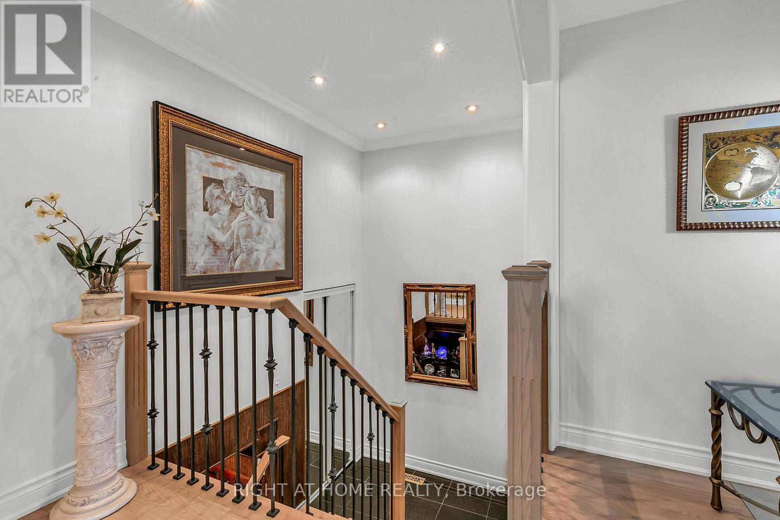 168 Springhead Gardens, Richmond Hill, Ontario  L4C 5C6 - Photo 4 - N13088376