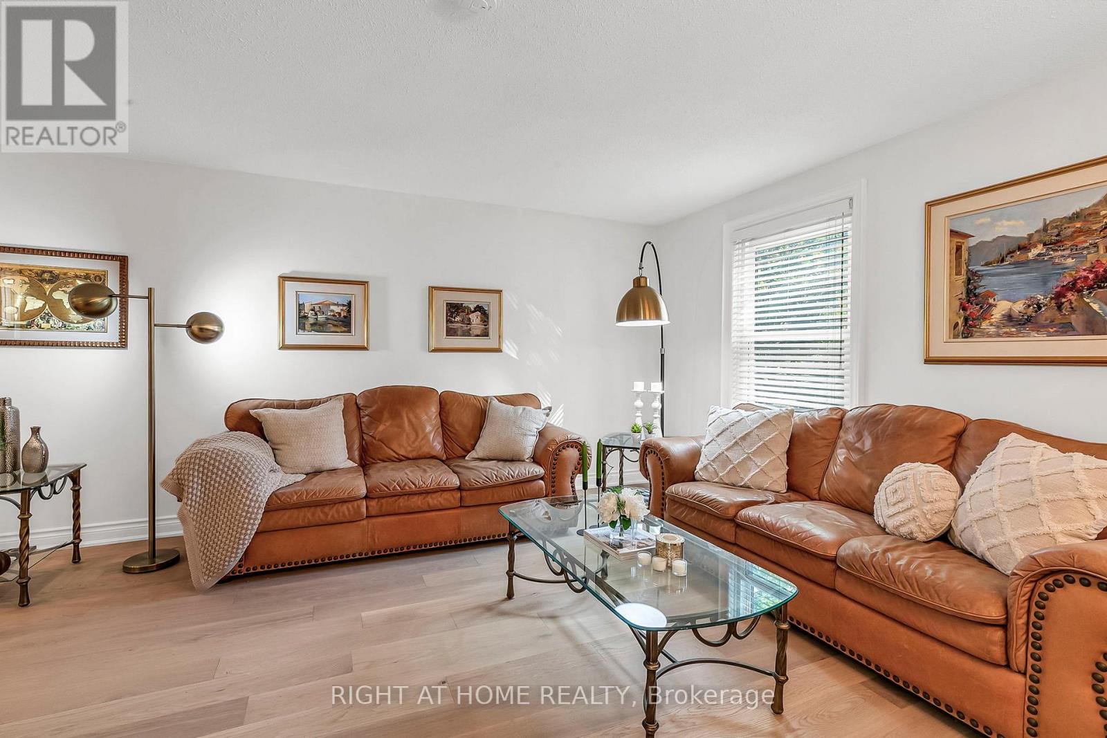 168 Springhead Gardens, Richmond Hill, Ontario  L4C 5C6 - Photo 7 - N13088376
