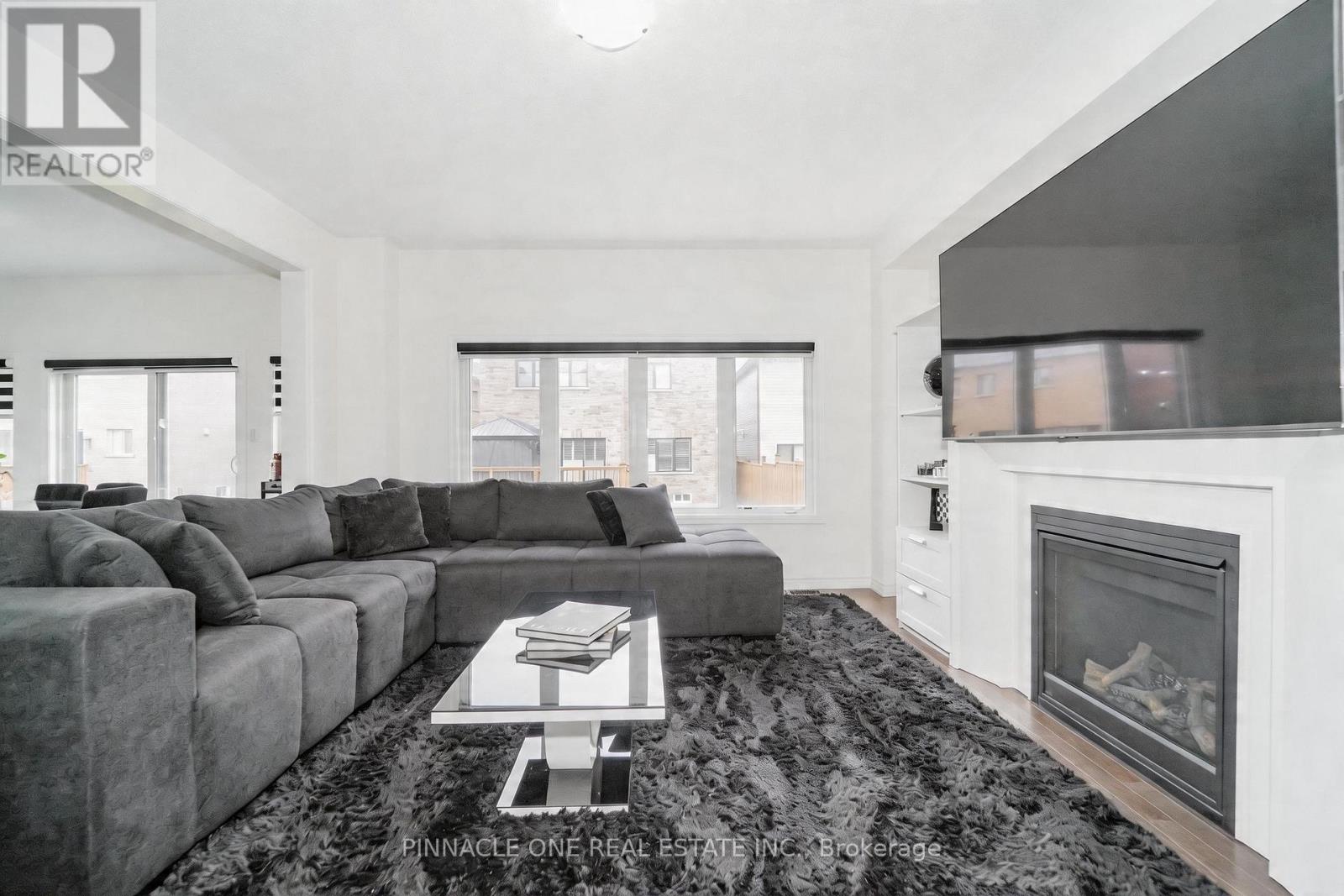 305 Danny Wheeler Boulevard, Georgina, Ontario  L4P 0K1 - Photo 12 - N13088394
