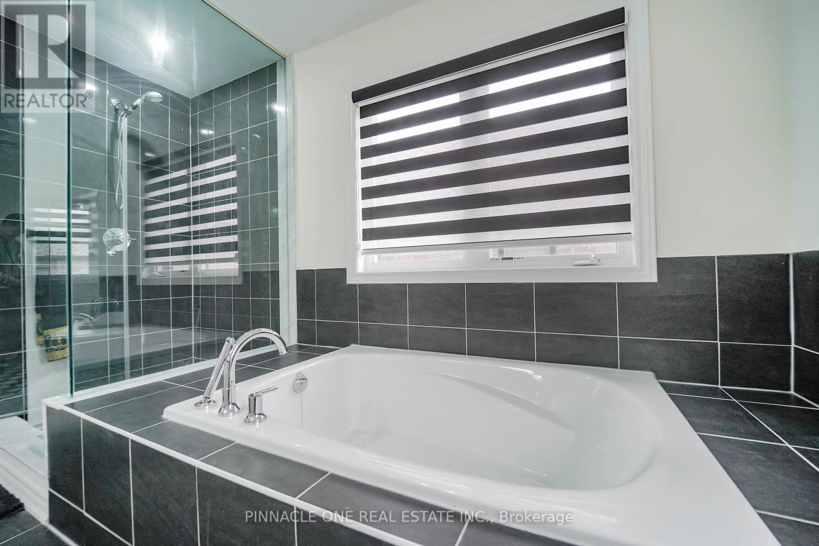 305 Danny Wheeler Boulevard, Georgina, Ontario  L4P 0K1 - Photo 36 - N13088394