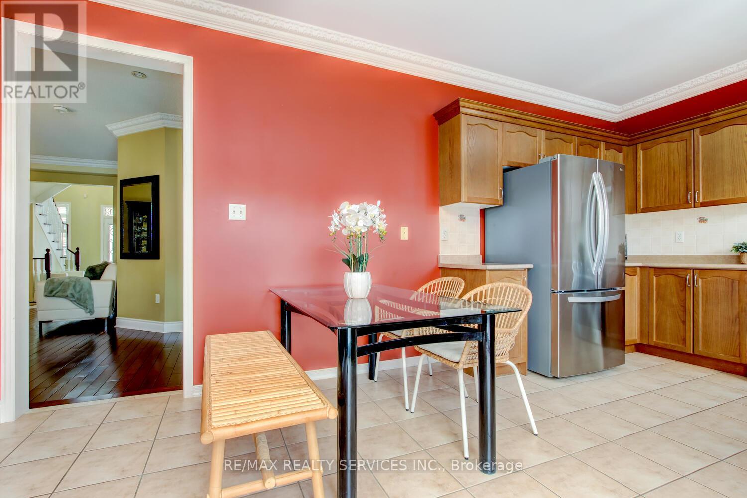 47 Cape Dorset Crescent, Brampton, Ontario  L6R 3K9 - Photo 7 - W13088354