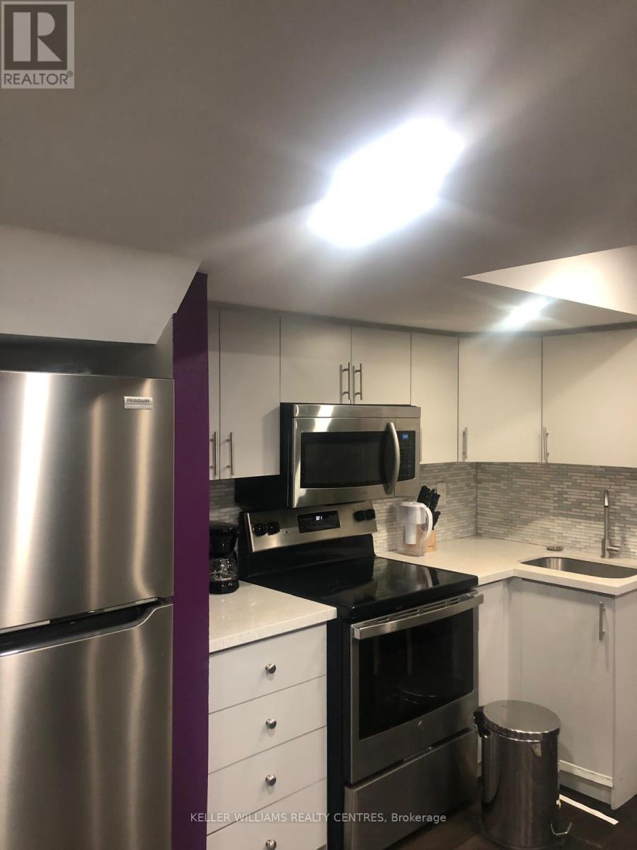 24 Hoxton Road E, Brampton (Northwest Brampton), Ontario  L7A 4L5 - Photo 6 - W13088384