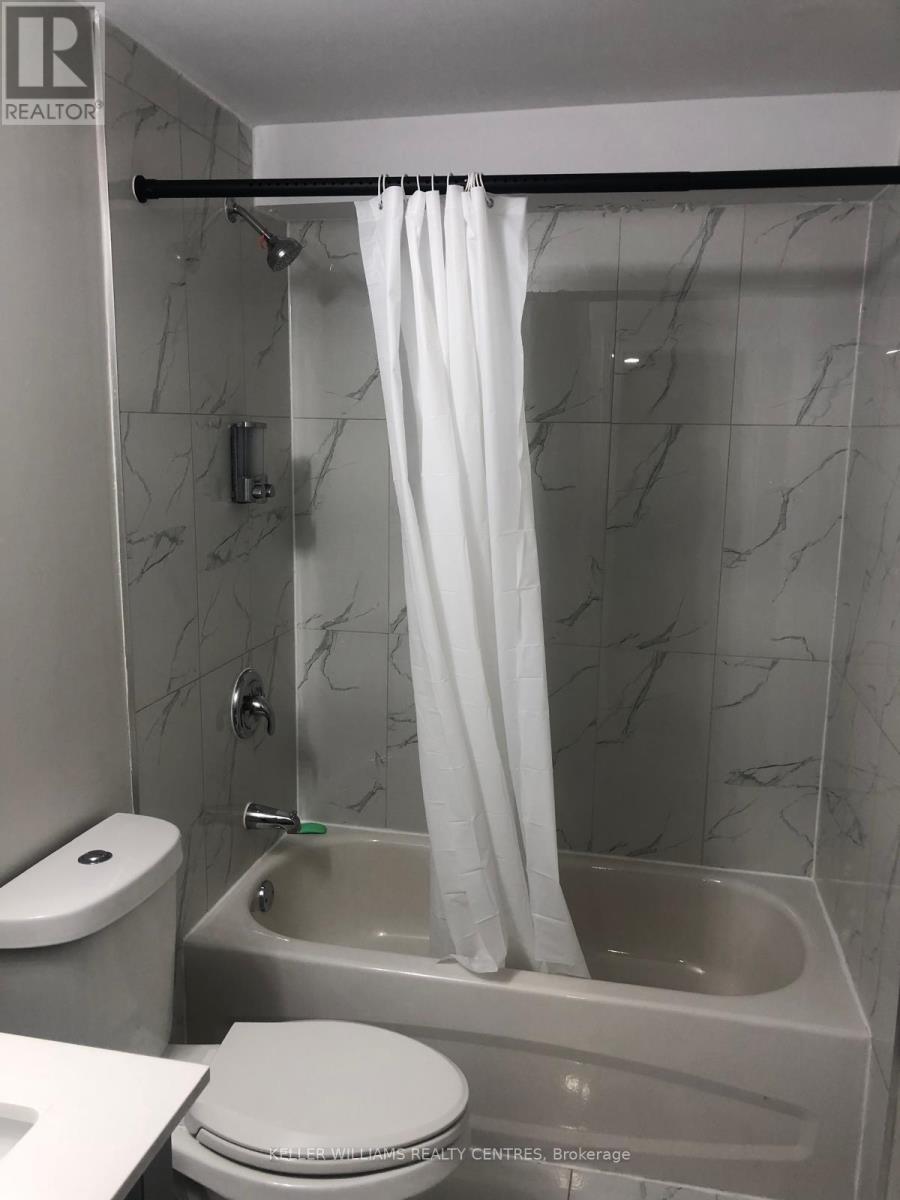 24 Hoxton Road E, Brampton (Northwest Brampton), Ontario  L7A 4L5 - Photo 9 - W13088384