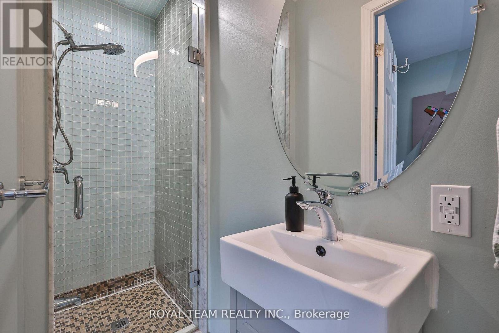91 South Kingsway Way, Toronto, Ontario  M6S 3T4 - Photo 33 - W13088398