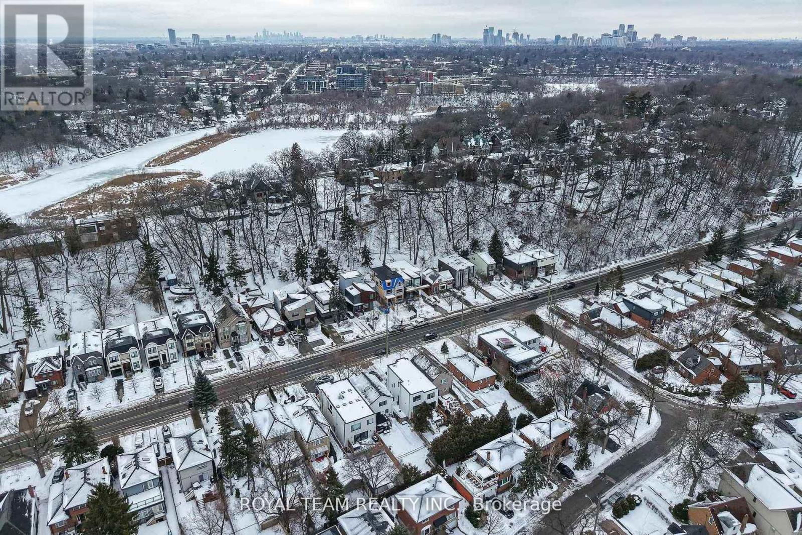 91 South Kingsway Way, Toronto, Ontario  M6S 3T4 - Photo 44 - W13088398