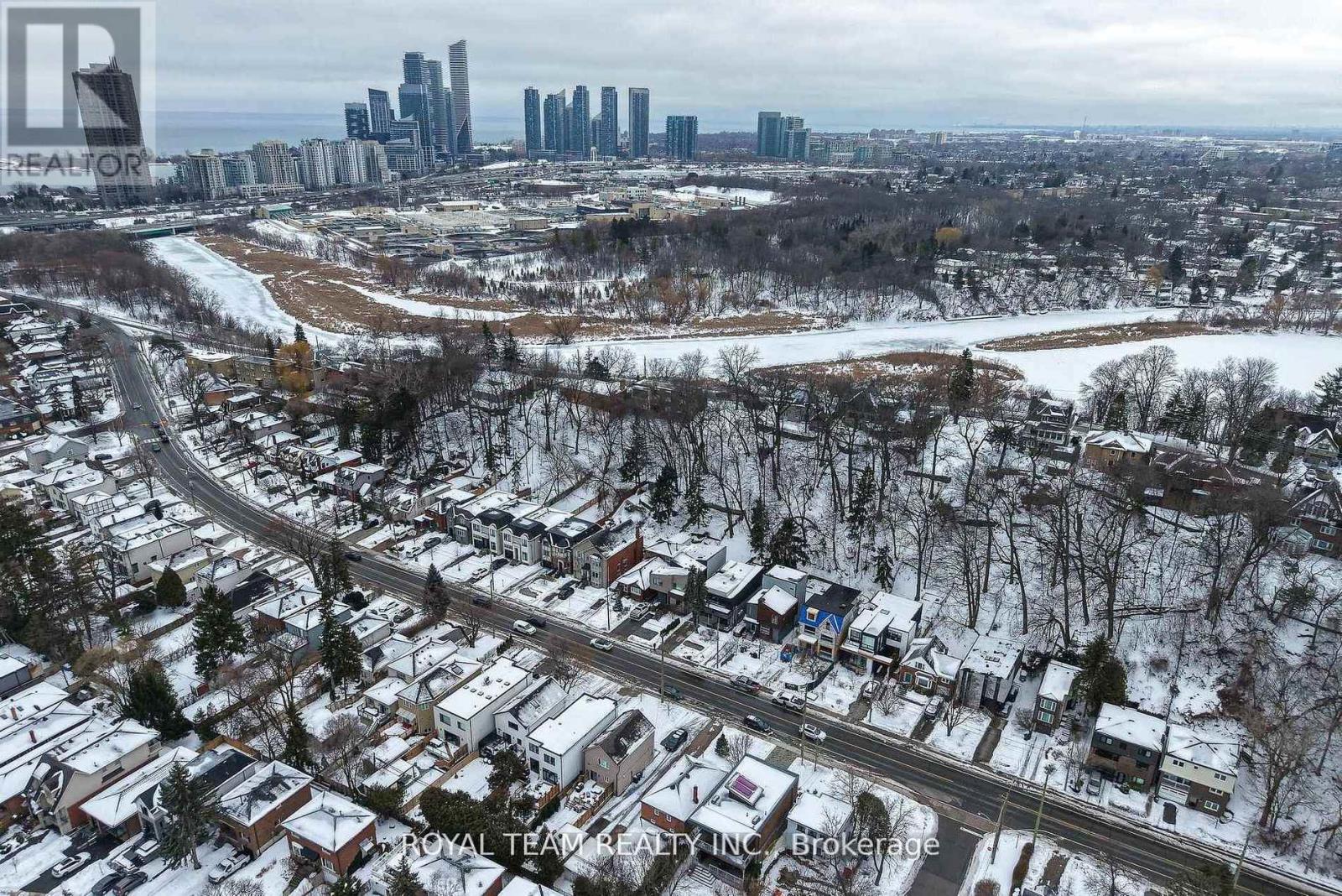 91 South Kingsway Way, Toronto, Ontario  M6S 3T4 - Photo 46 - W13088398