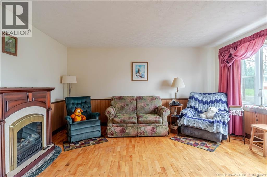 149 Lynn Street, Fredericton, New Brunswick  E3A 2L2 - Photo 3 - NB138461