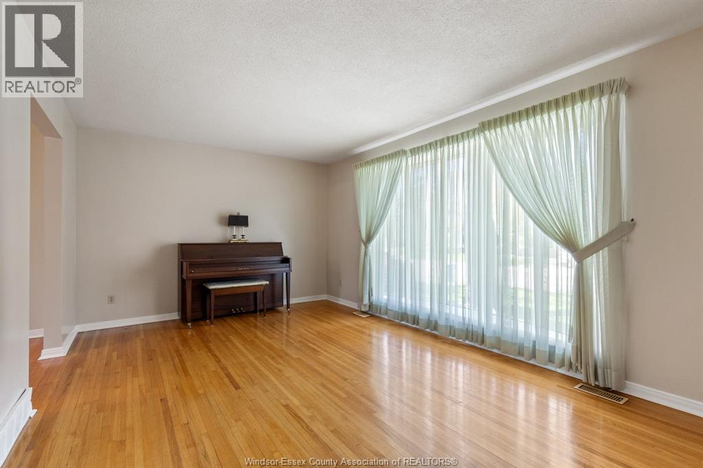 5890 Cabot Avenue, Lasalle, Ontario  N9H 1M2 - Photo 11 - 26010010