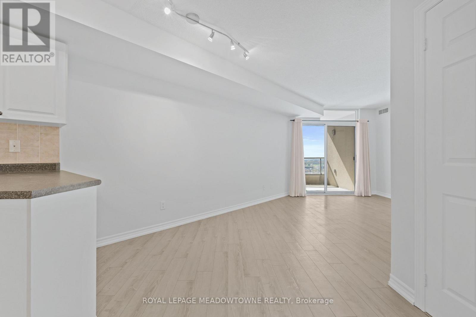 1030 - 3888 Duke Of York Boulevard, Mississauga, Ontario  L5B 4P5 - Photo 6 - W13071370