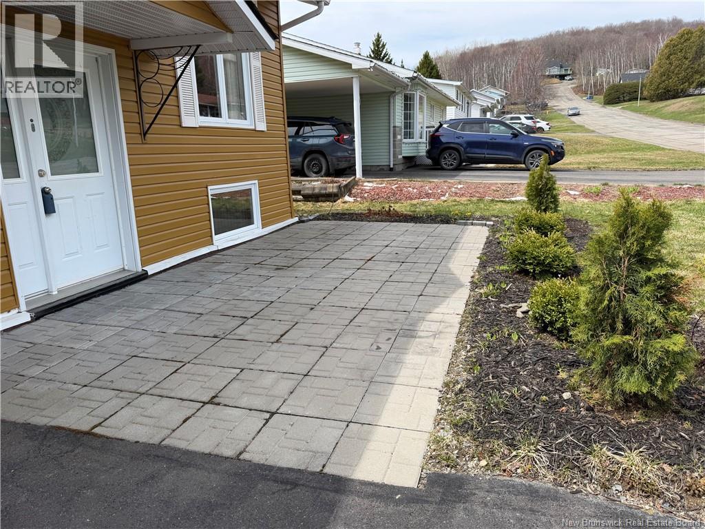 4 DubÉ Street, Edmundston, New Brunswick  E3V 2G2 - Photo 3 - NB136420