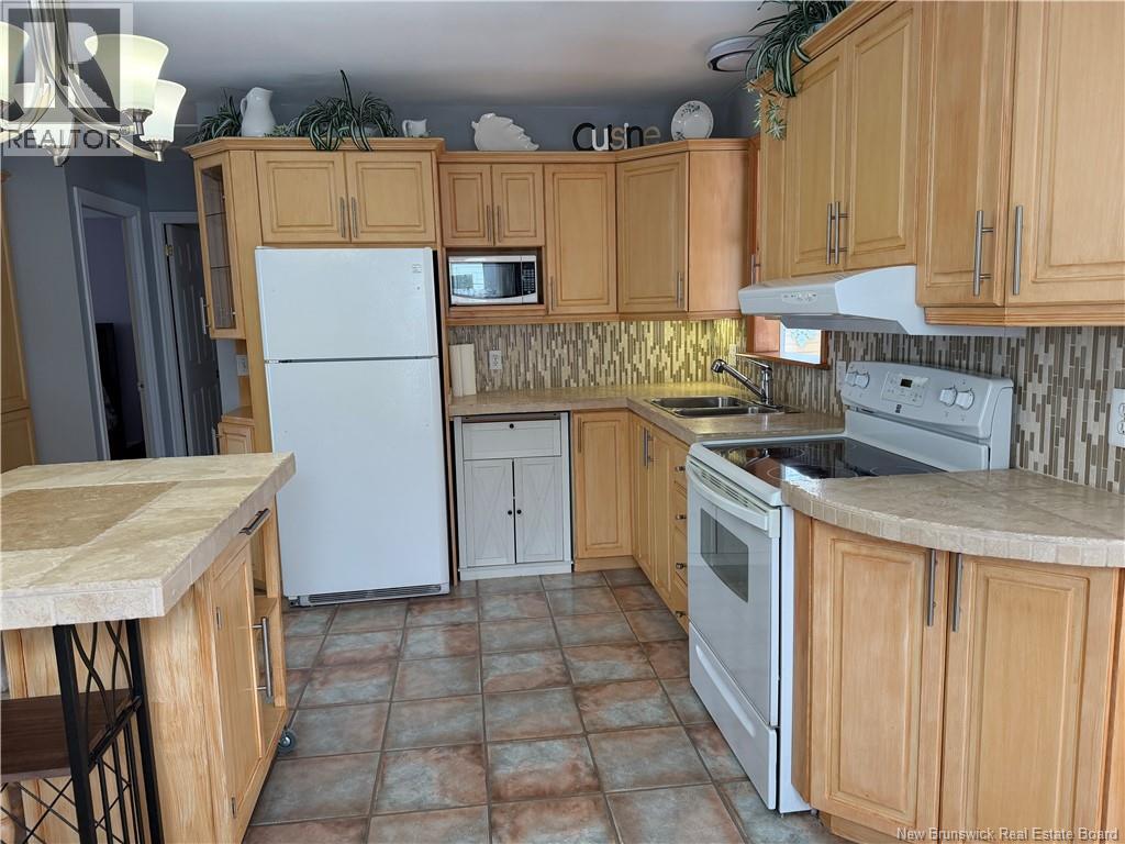 4 DubÉ Street, Edmundston, New Brunswick  E3V 2G2 - Photo 9 - NB136420