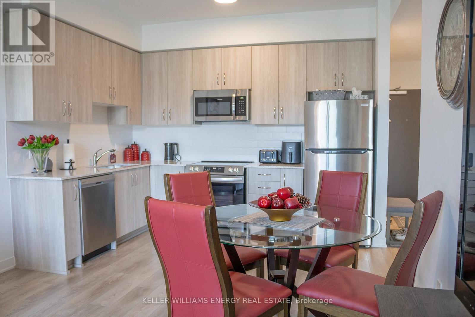 217 - 385 Arctic Red Drive, Oshawa (Windfields), Ontario  L1L 0W9 - Photo 11 - E13088598