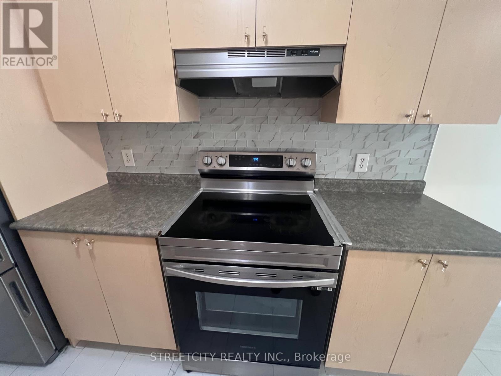 329 - 4975 Southampton Drive, Mississauga, Ontario  L5M 8C5 - Photo 8 - W13088600