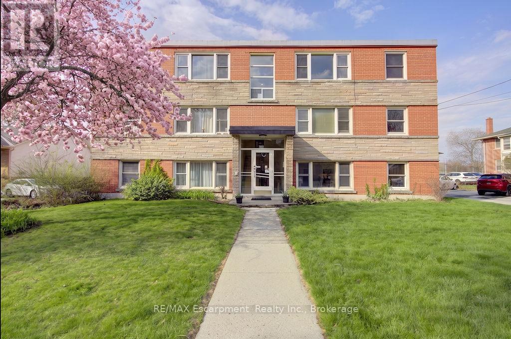 204 - 830 Robinson Street, Burlington, Ontario  L7R 2L5 - Photo 2 - W13045370