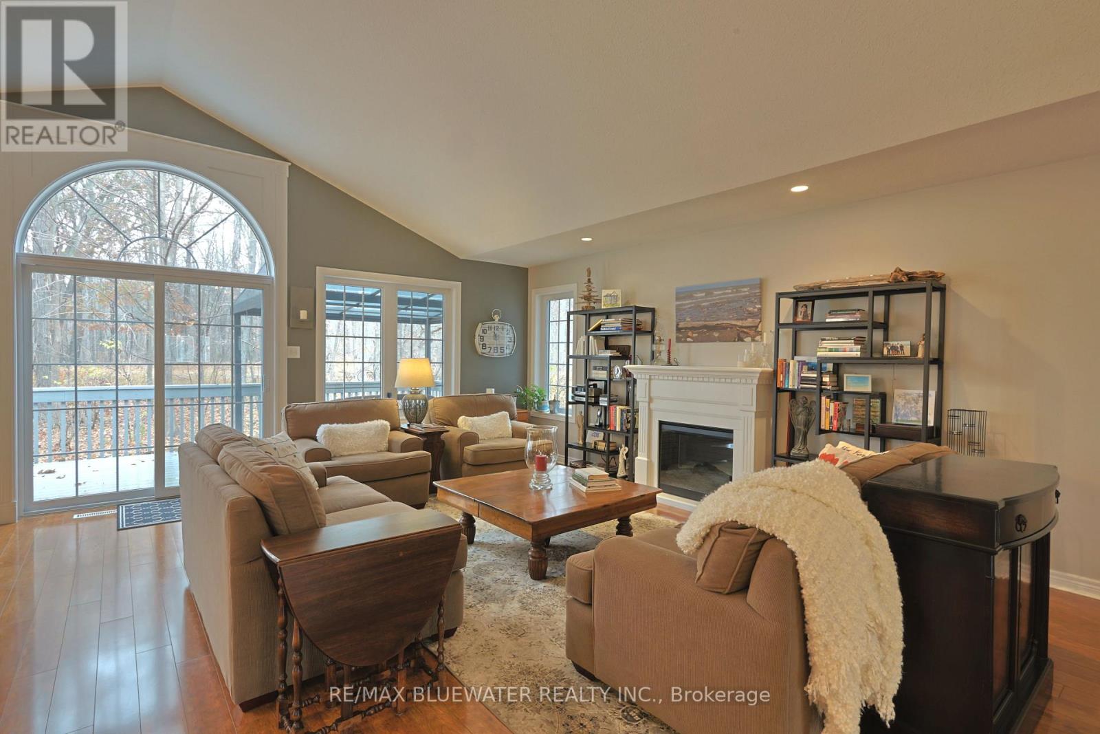 363 Shannon Boulevard, South Huron (Stephen), Ontario  N0M 1T0 - Photo 19 - X13088520