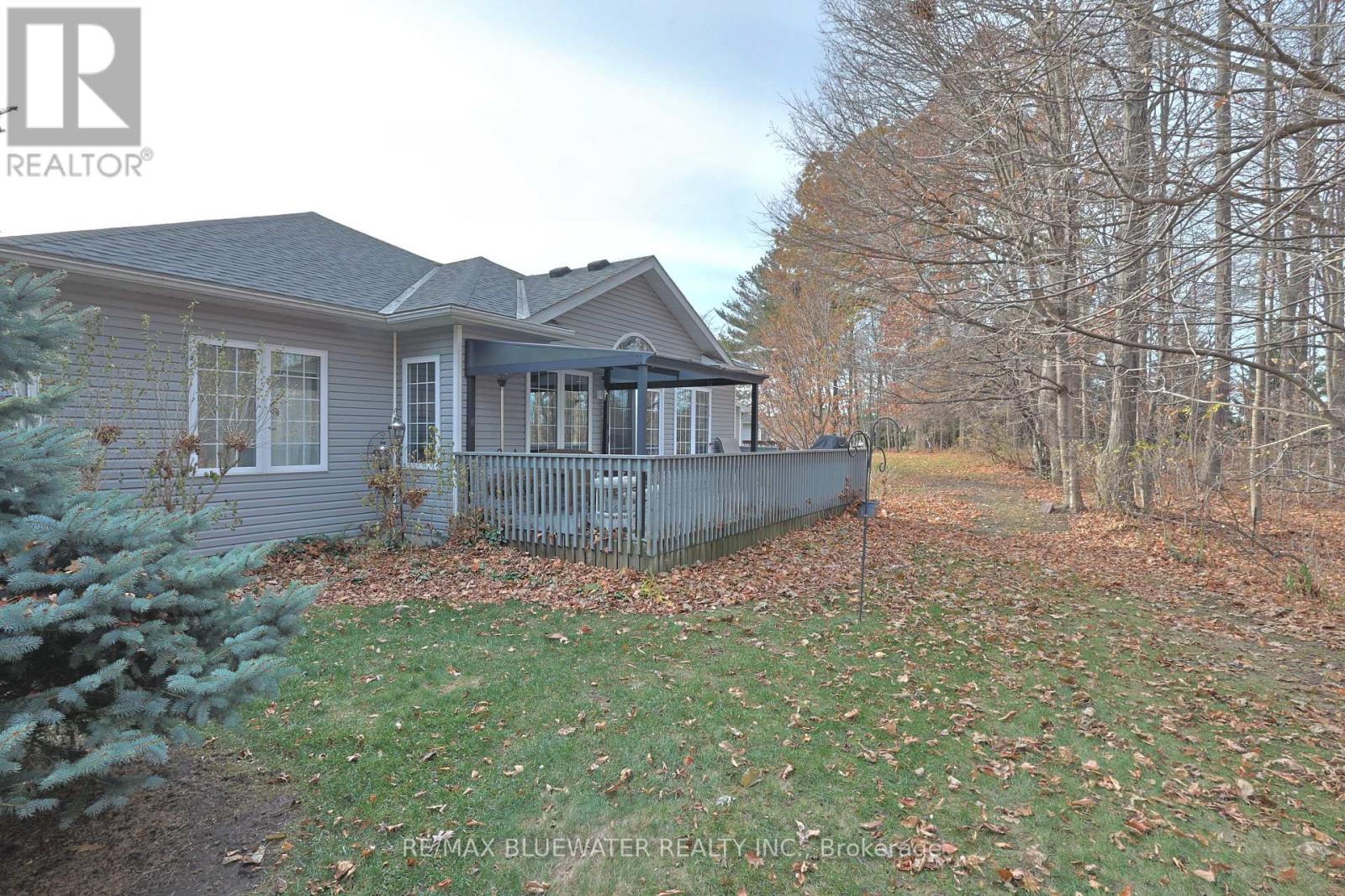 363 Shannon Boulevard, South Huron (Stephen), Ontario  N0M 1T0 - Photo 5 - X13088520