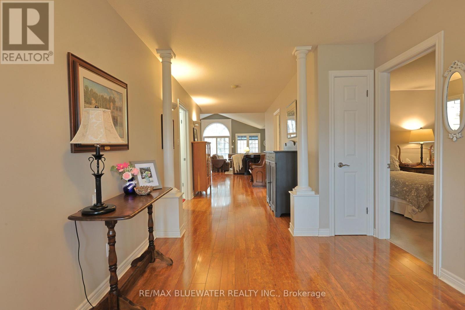 363 Shannon Boulevard, South Huron (Stephen), Ontario  N0M 1T0 - Photo 9 - X13088520