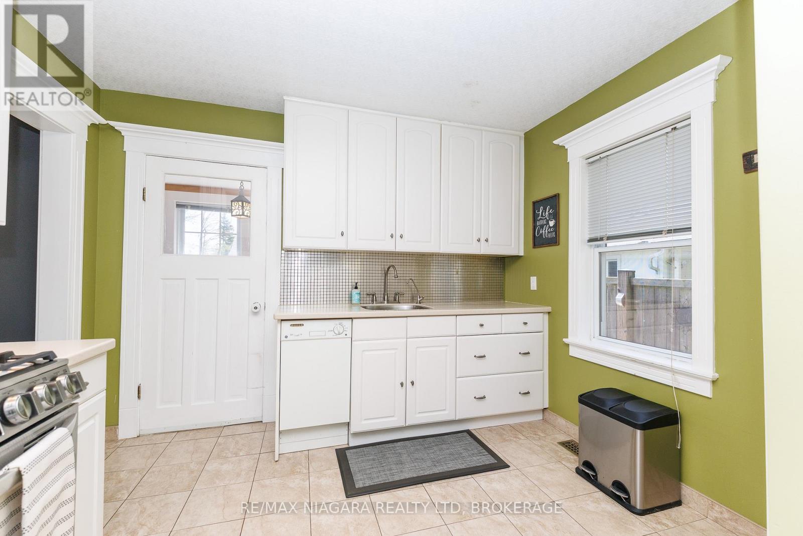 18 Maplecrest Avenue, St. Catharines, Ontario  L2T 1A8 - Photo 13 - X13083956