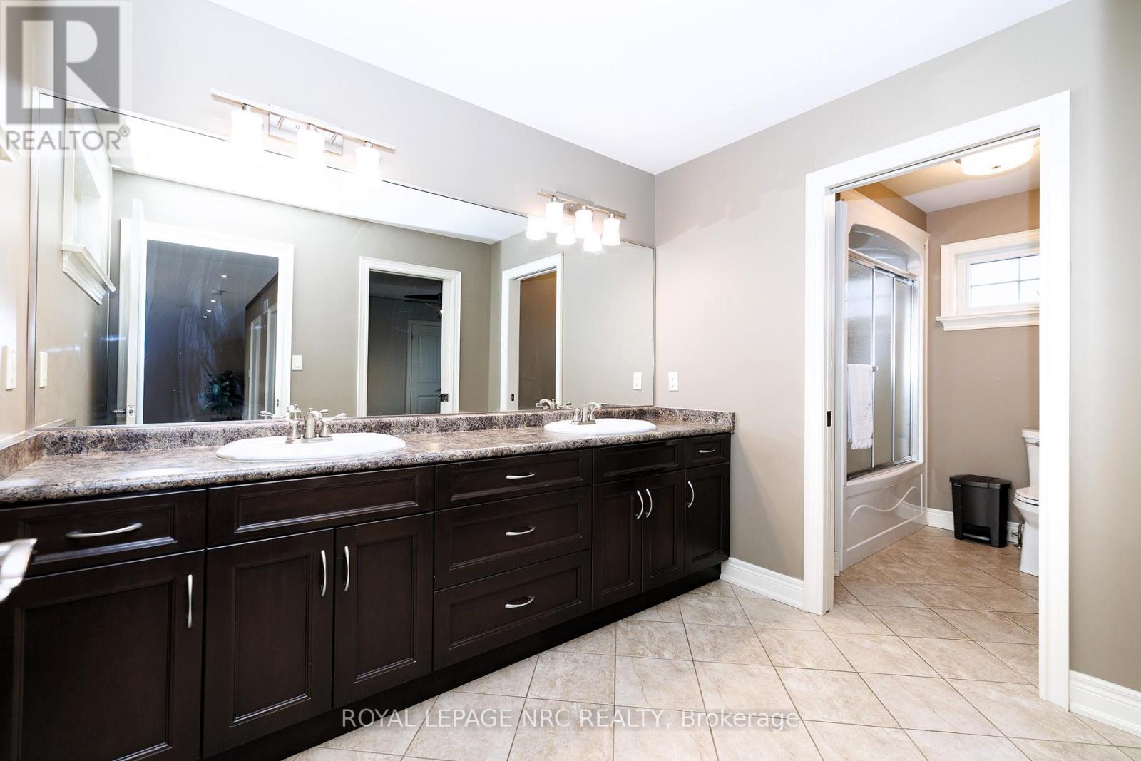 8479 Forestview Boulevard, Niagara Falls, Ontario  L2H 0B2 - Photo 42 - X13087864
