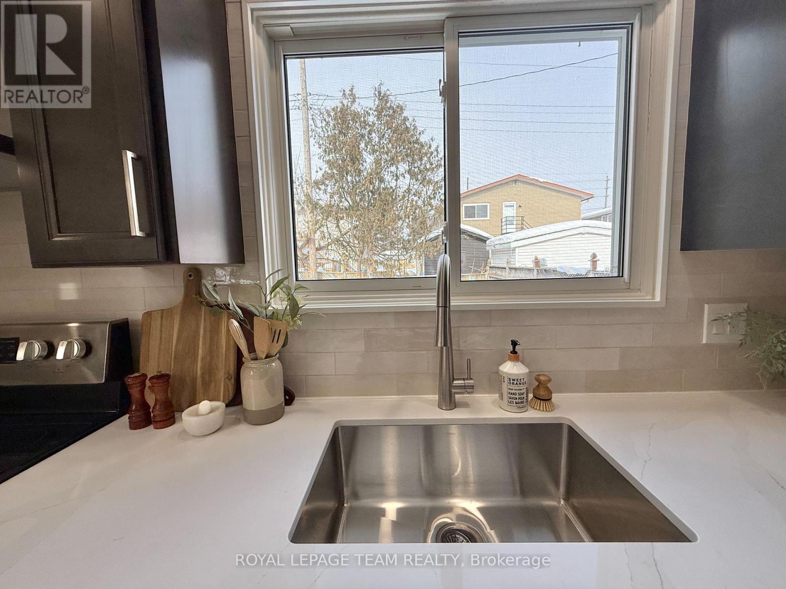 973 Eiffel Avenue, Ottawa, Ontario  K2C 0J3 - Photo 9 - X13088436