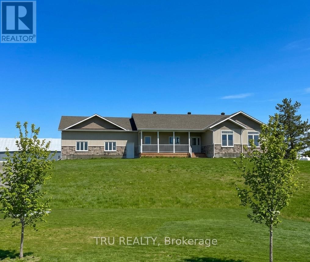 Unit A - 3654 Twin Elms Road, Ottawa, Ontario  K0A 2Z0 - Photo 2 - X13088528