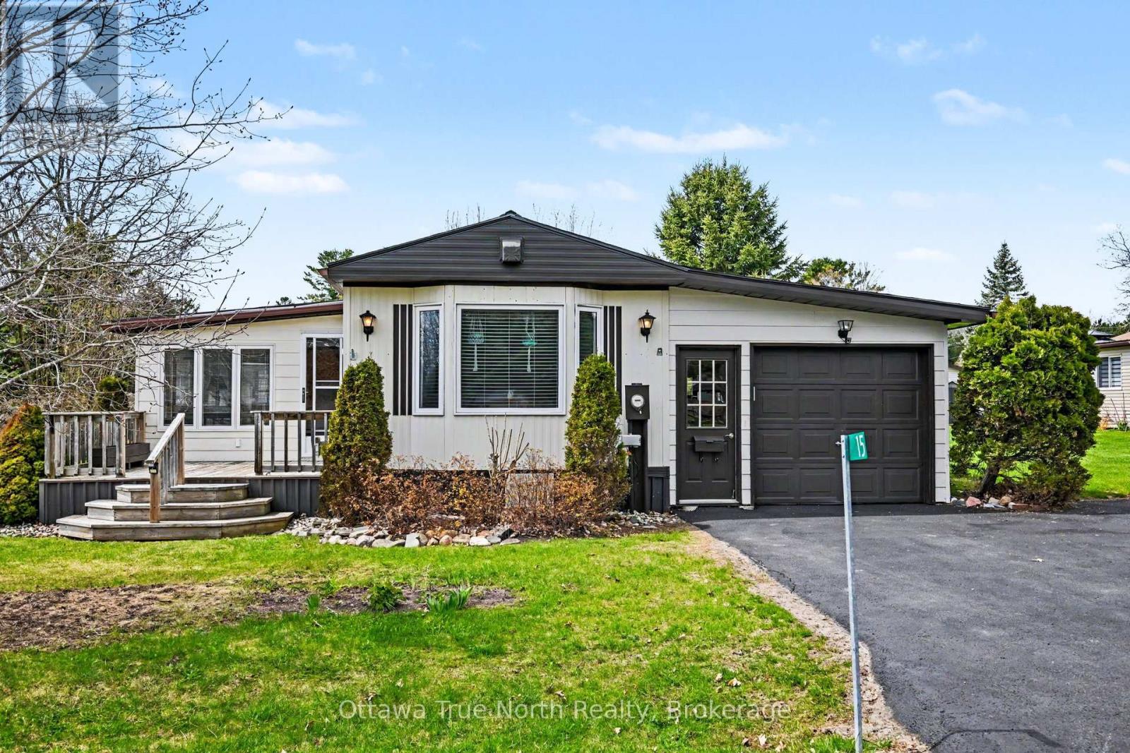15 Hardwood Lane, Mcnab/braeside, Ontario  K0A 3L0 - Photo 3 - X13088538