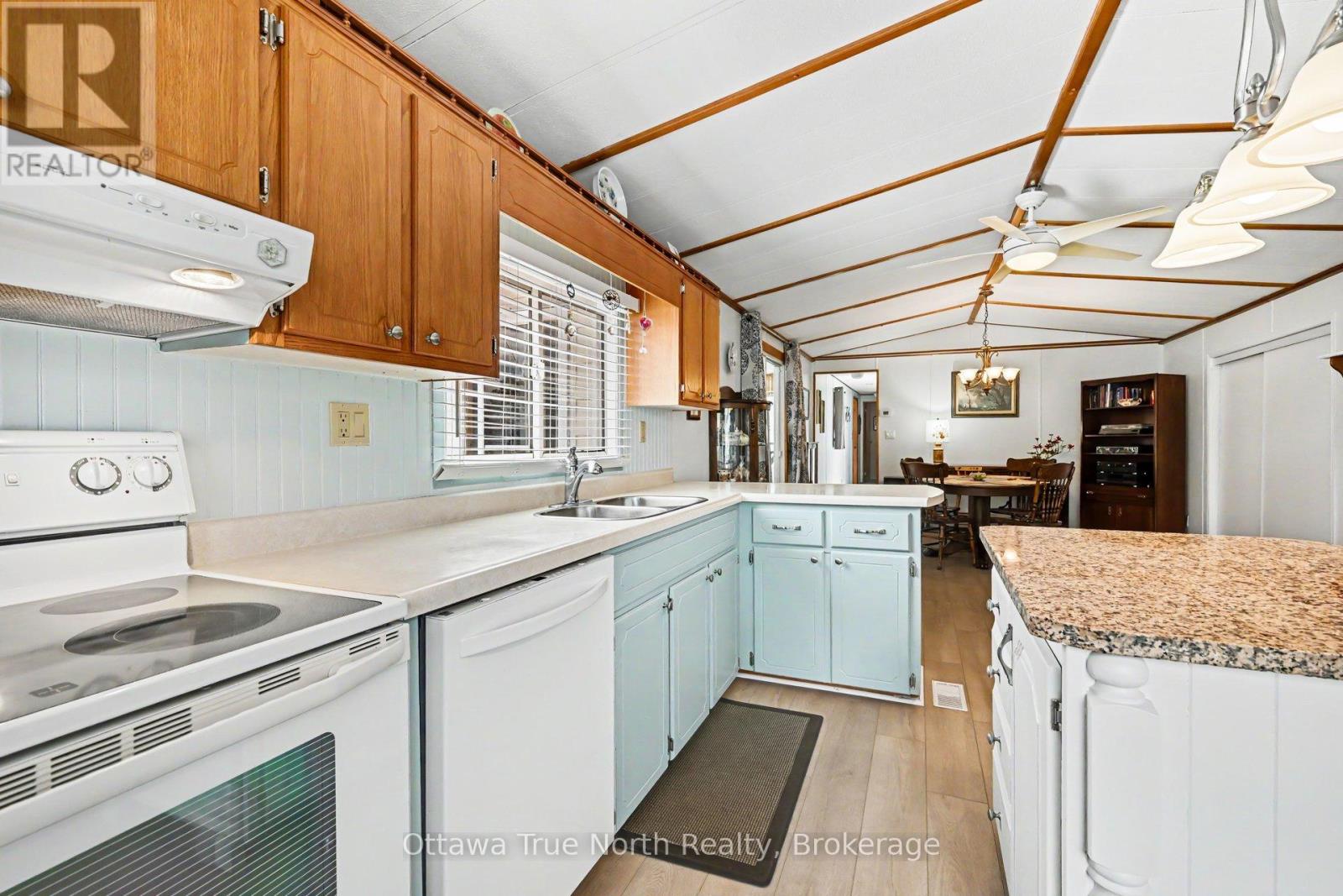15 Hardwood Lane, Mcnab/braeside, Ontario  K0A 3L0 - Photo 6 - X13088538