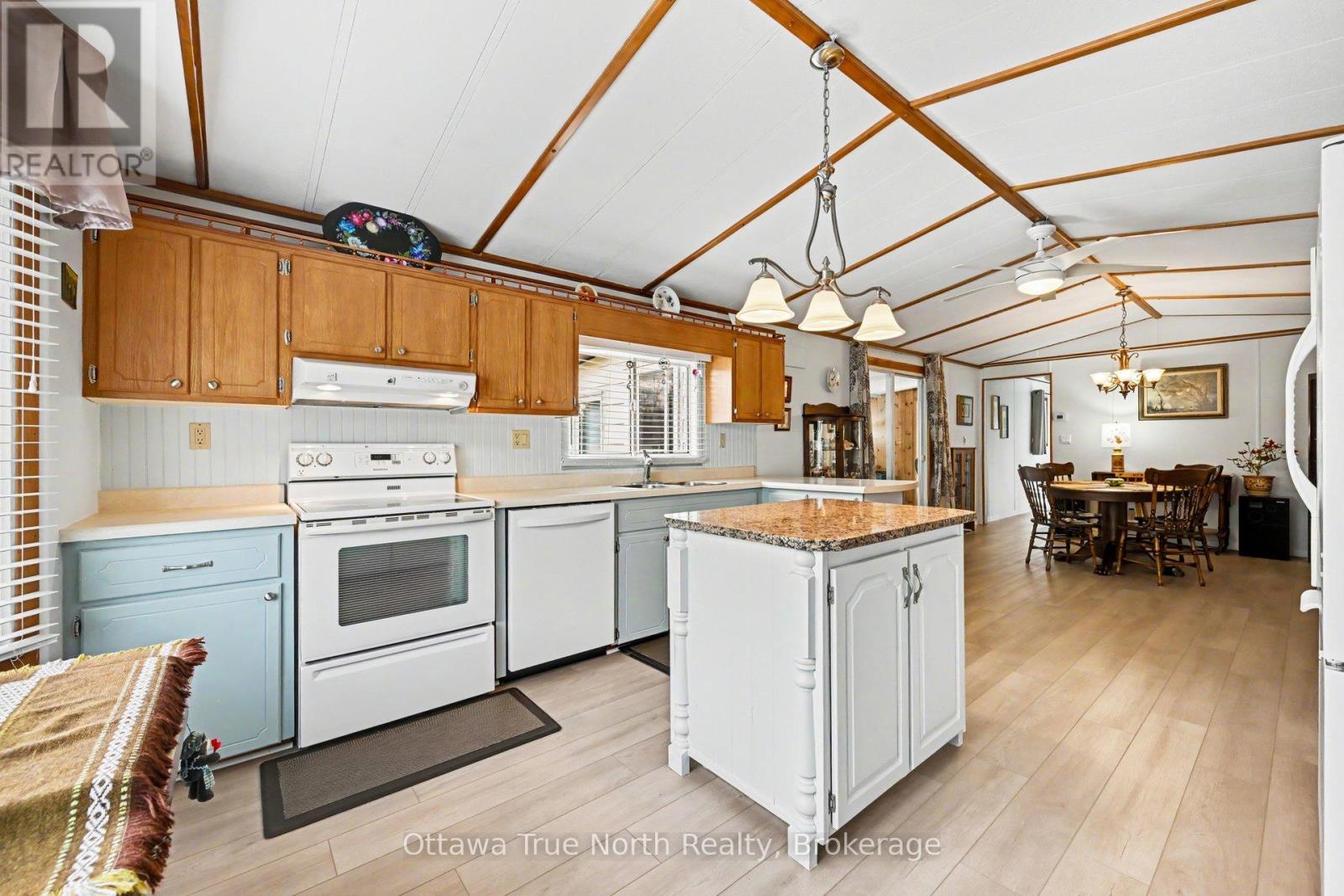 15 Hardwood Lane, Mcnab/braeside, Ontario  K0A 3L0 - Photo 7 - X13088538