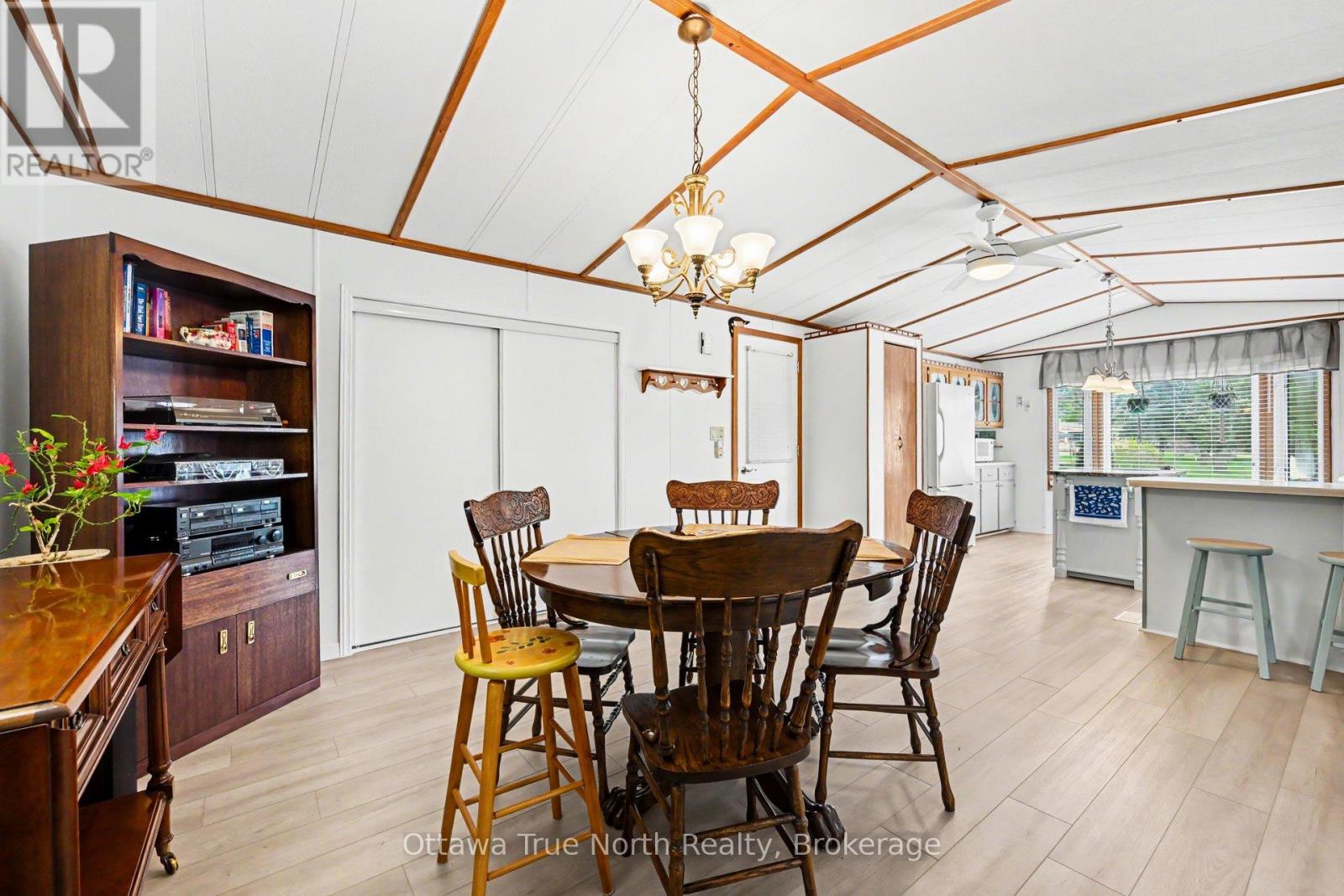 15 Hardwood Lane, Mcnab/braeside, Ontario  K0A 3L0 - Photo 8 - X13088538