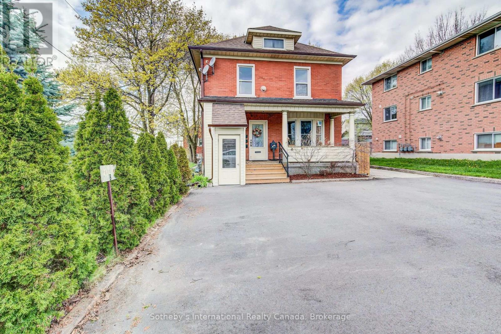 306 Guelph Street, Kitchener, Ontario  N2H 5X3 - Photo 2 - X13088416