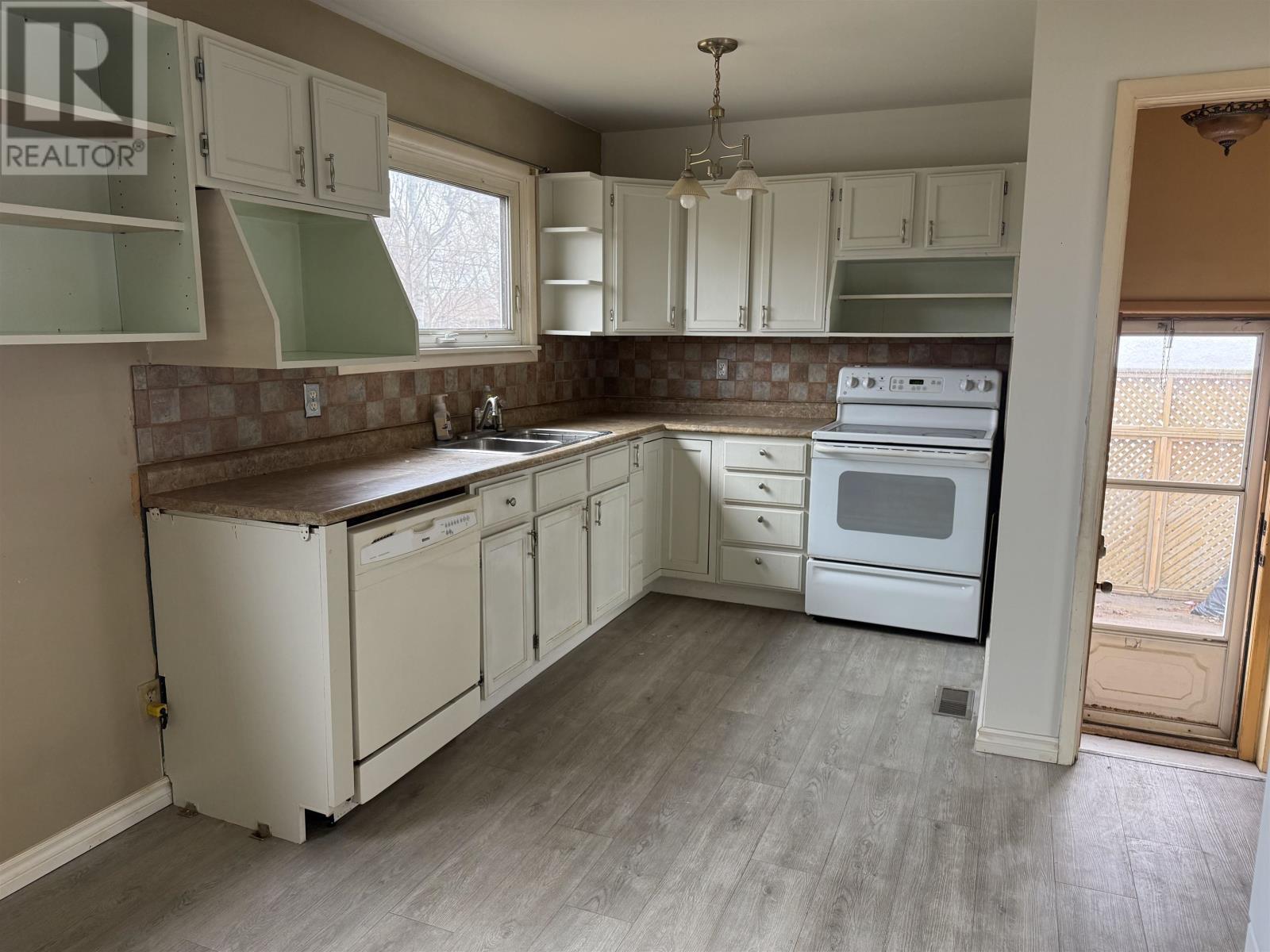 444 James St N, Thunder Bay, Ontario  P7C 4T2 - Photo 2 - TB2600920