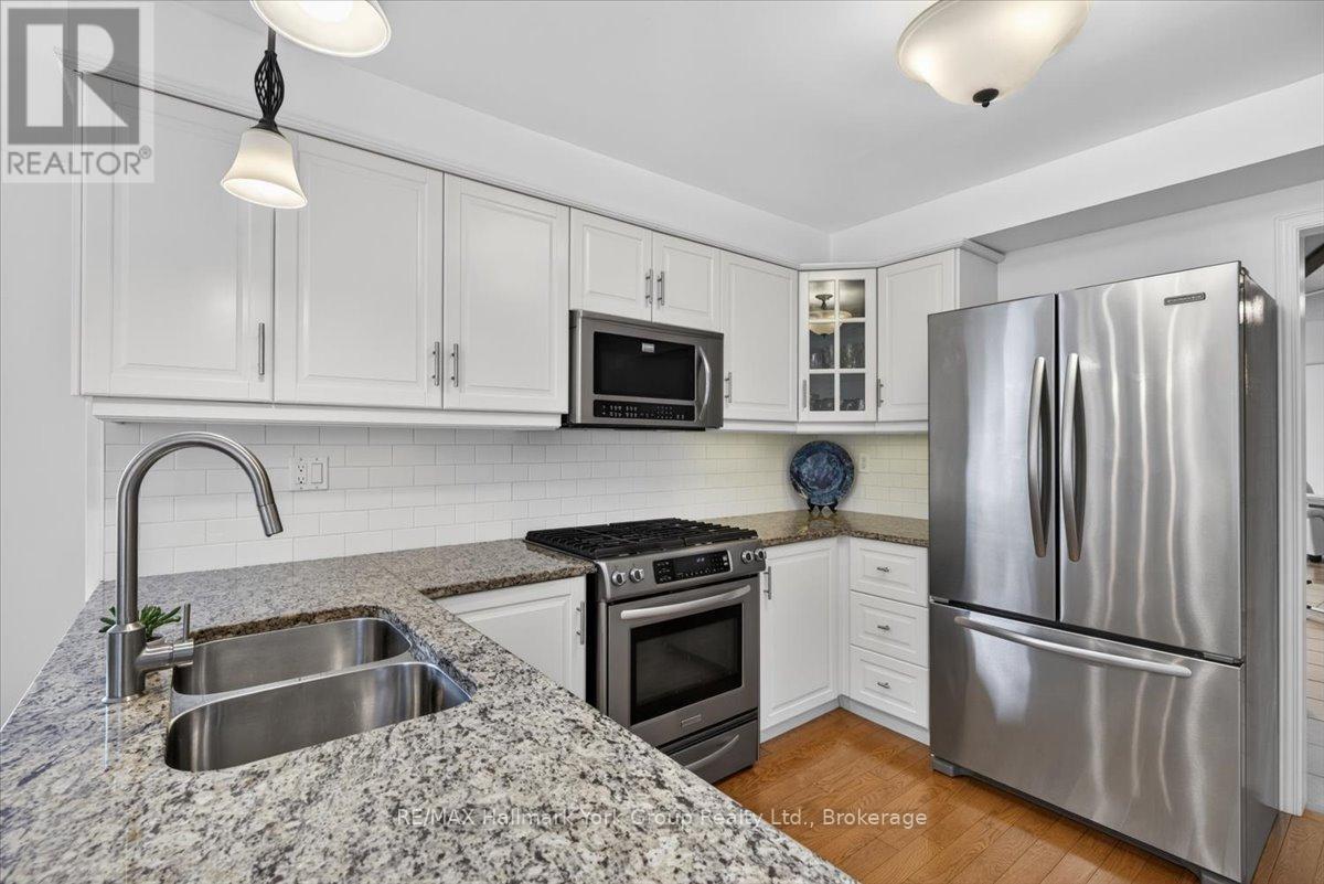 50 Mcleod Drive, Aurora (Aurora Heights), Ontario  L4G 5E8 - Photo 13 - N13088488