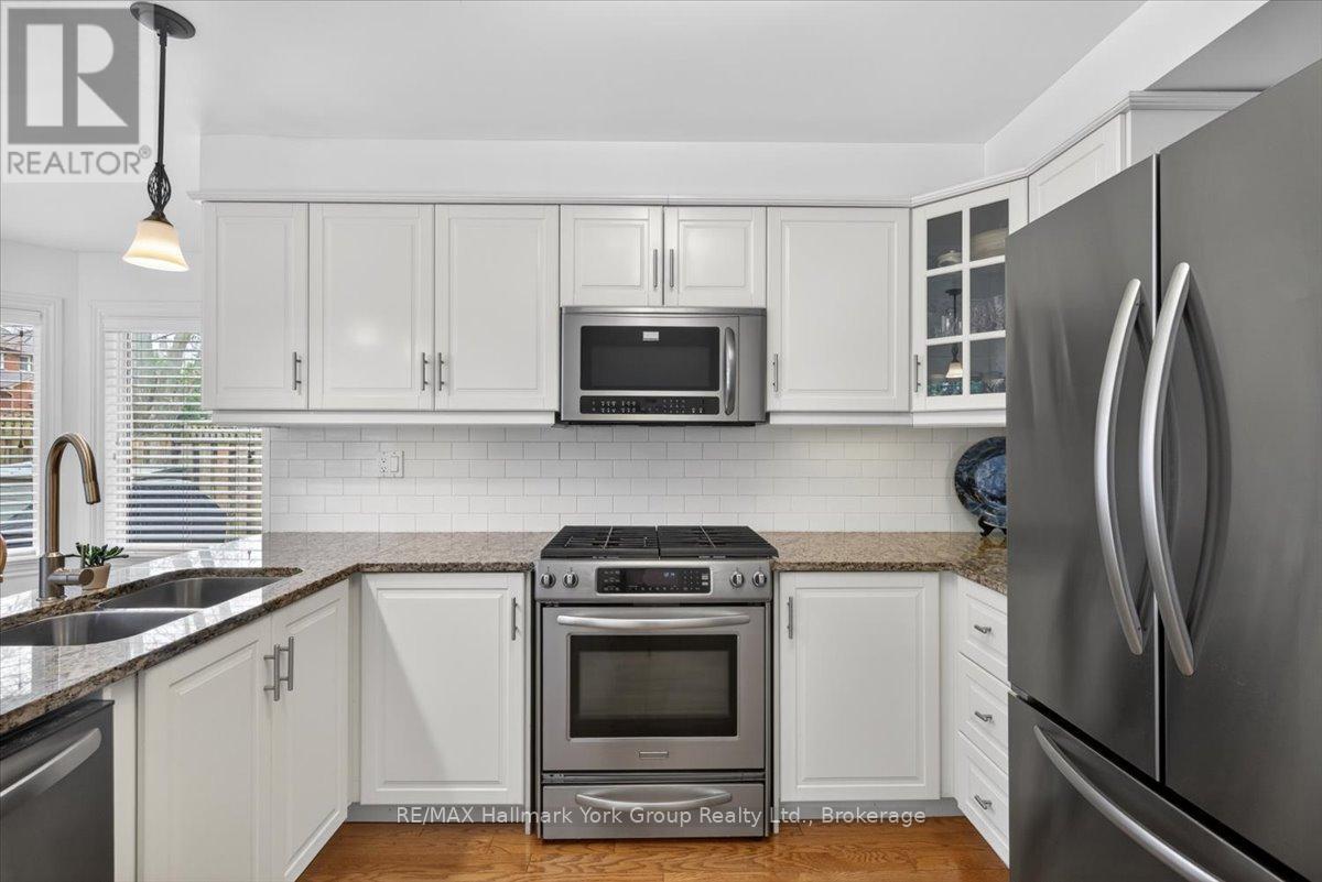 50 Mcleod Drive, Aurora (Aurora Heights), Ontario  L4G 5E8 - Photo 14 - N13088488