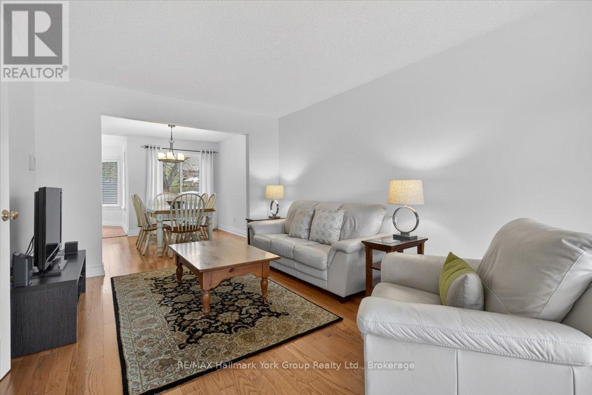 50 Mcleod Drive, Aurora (Aurora Heights), Ontario  L4G 5E8 - Photo 5 - N13088488