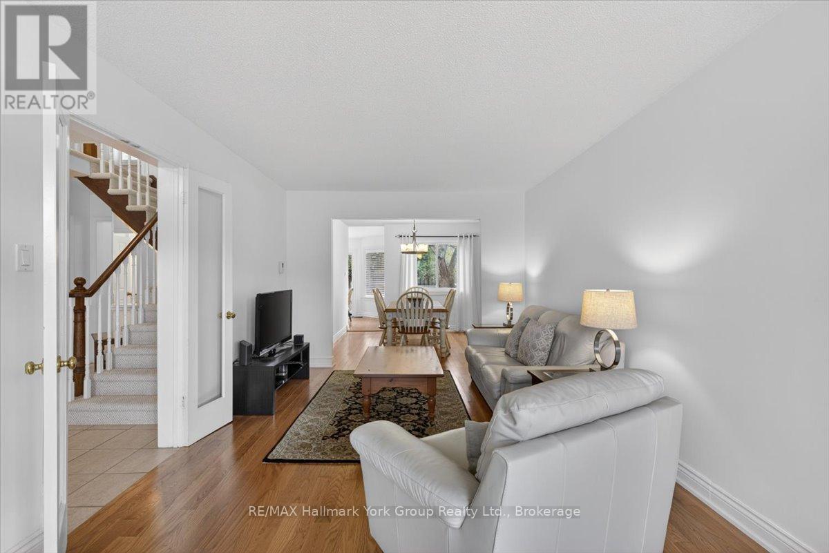 50 Mcleod Drive, Aurora (Aurora Heights), Ontario  L4G 5E8 - Photo 6 - N13088488