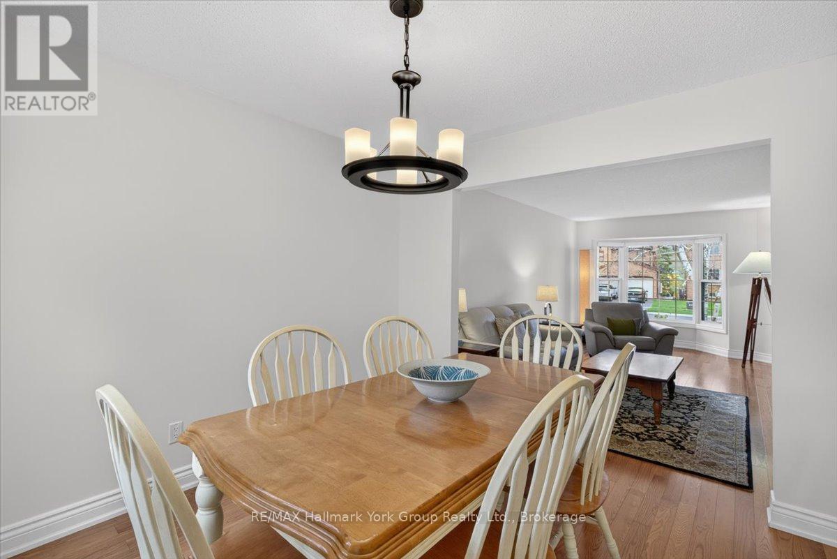 50 Mcleod Drive, Aurora (Aurora Heights), Ontario  L4G 5E8 - Photo 9 - N13088488