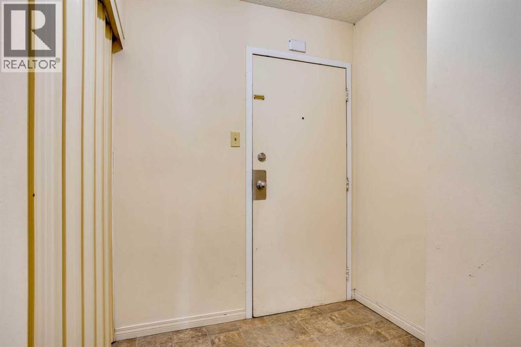 9, 11 Clearwater Crescent, Fort Mcmurray, Alberta  T9H 2B7 - Photo 3 - A2308289