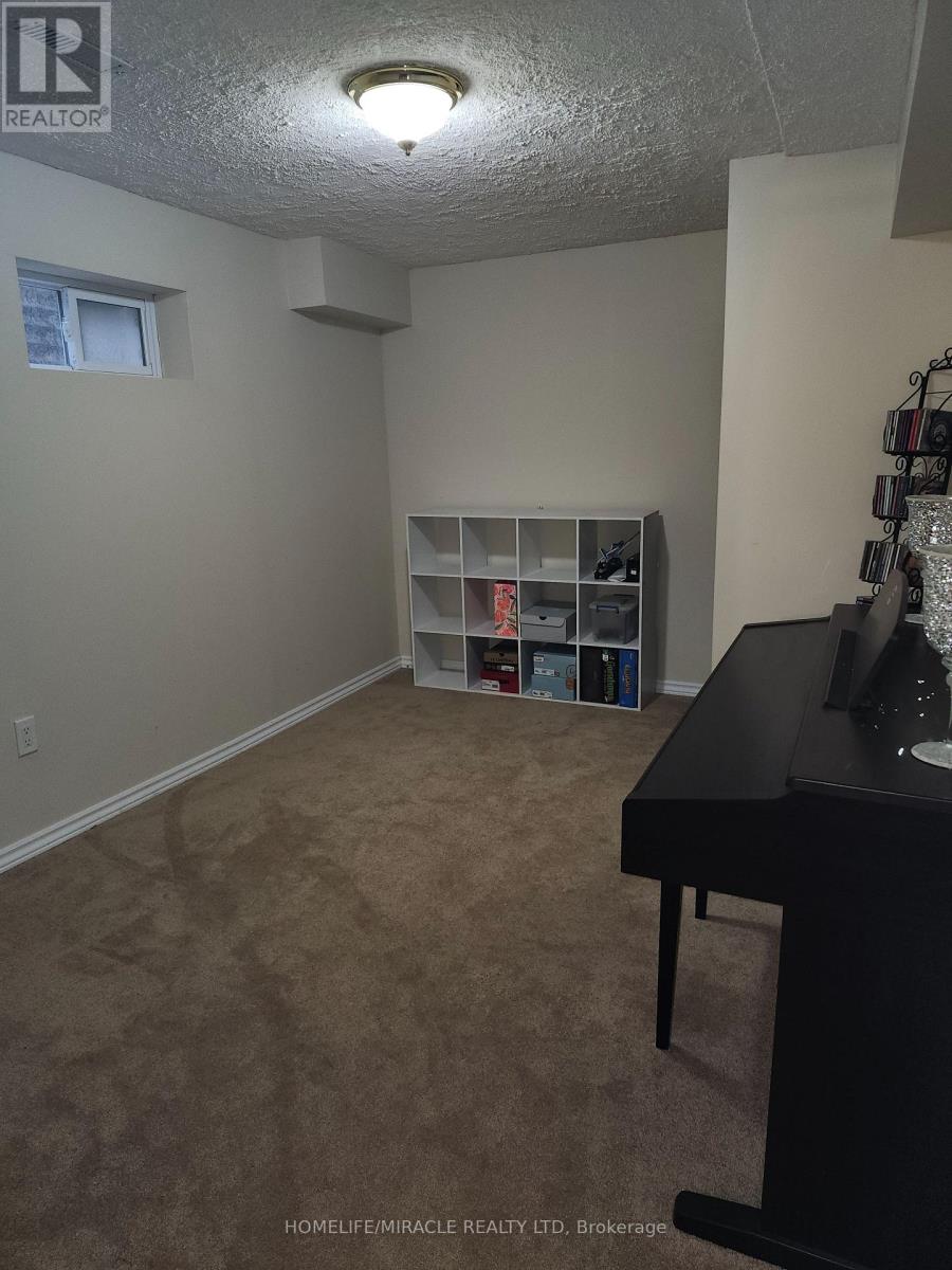 6149 Starfield Crescent, Mississauga, Ontario  L5N 1X2 - Photo 18 - W12906086