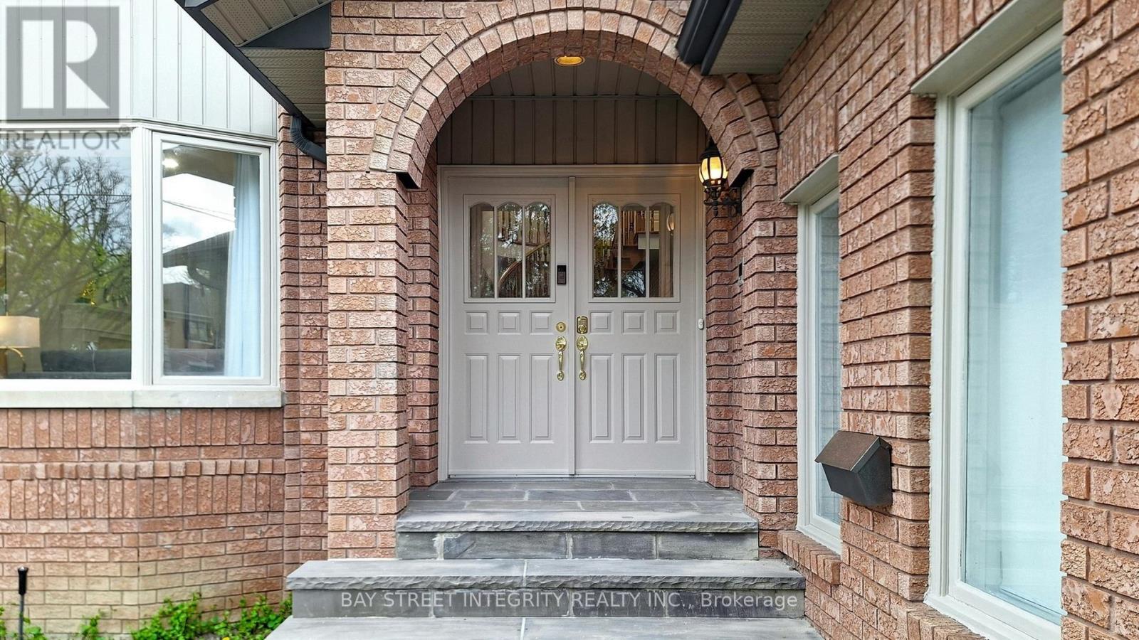 280 Kingsdale Avenue, Toronto, Ontario  M2N 3X4 - Photo 3 - C13088476