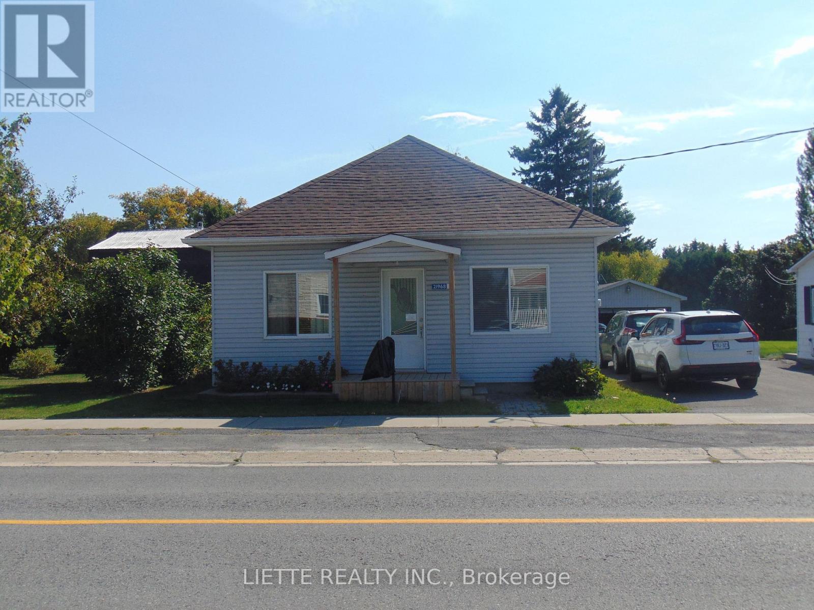 21968 Main Street, North Glengarry, Ontario  K0B 1H0 - Photo 2 - X13088518