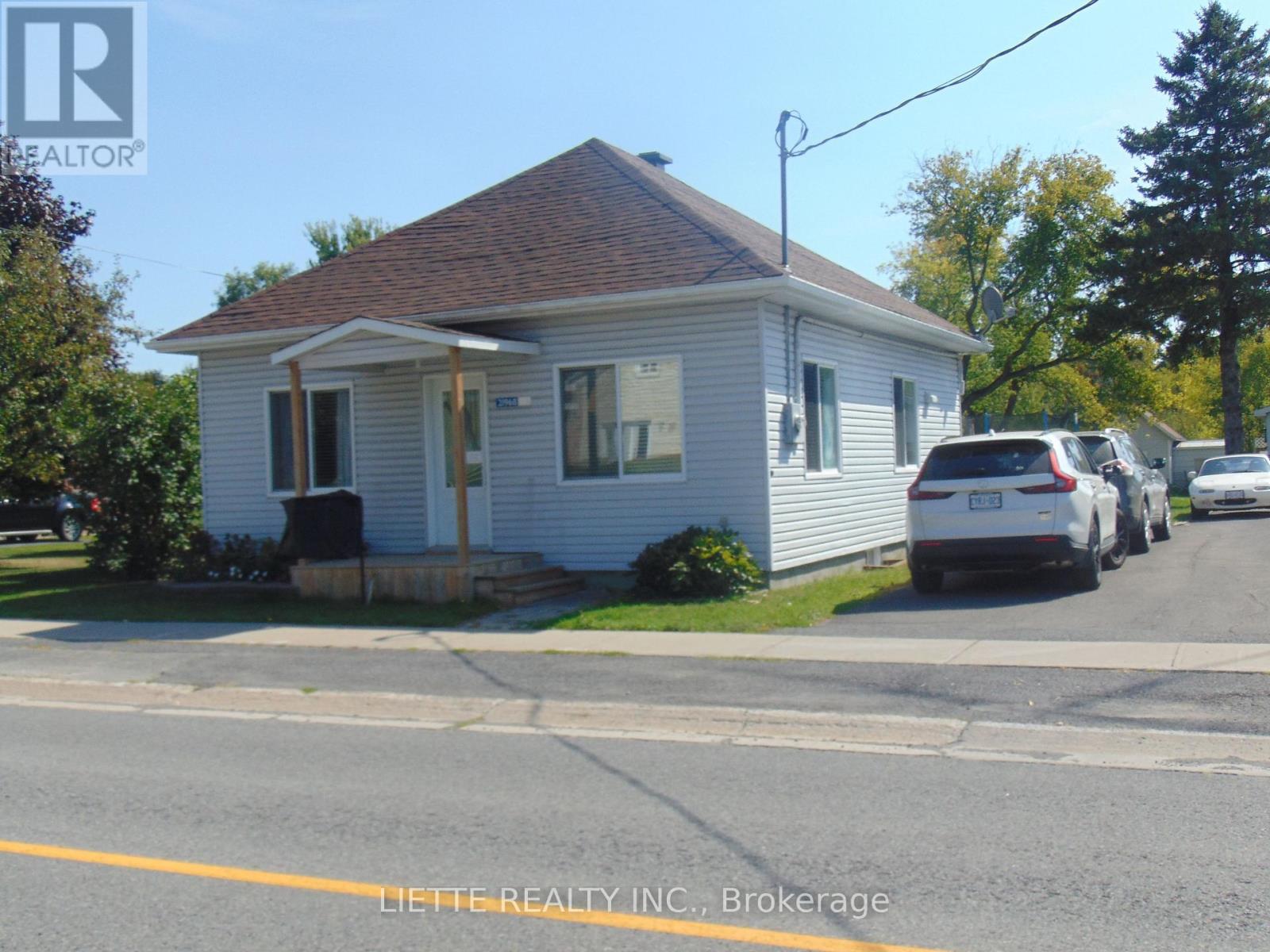 21968 Main Street, North Glengarry, Ontario  K0B 1H0 - Photo 4 - X13088518