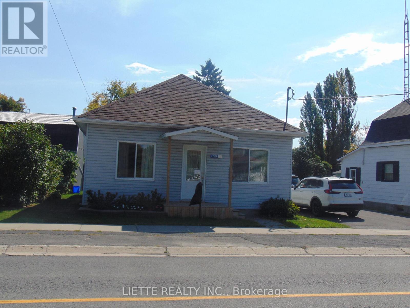 21968 Main Street, North Glengarry, Ontario  K0B 1H0 - Photo 5 - X13088518