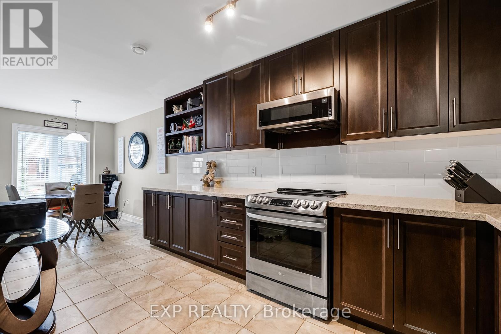 21 Upper Highland, New Tecumseth, Ontario  L9R 0K5 - Photo 5 - N13088442
