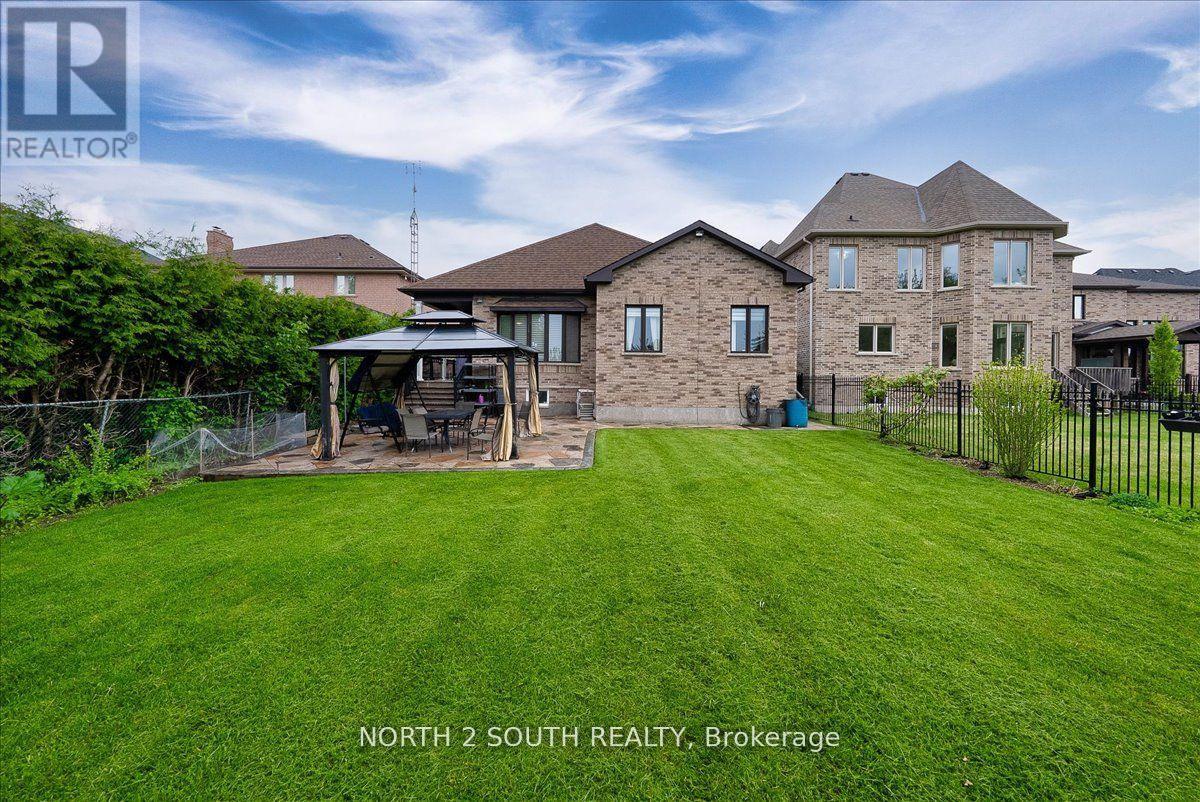 115 Arten Avenue, Richmond Hill, Ontario  L4C 9Y3 - Photo 2 - N13088480