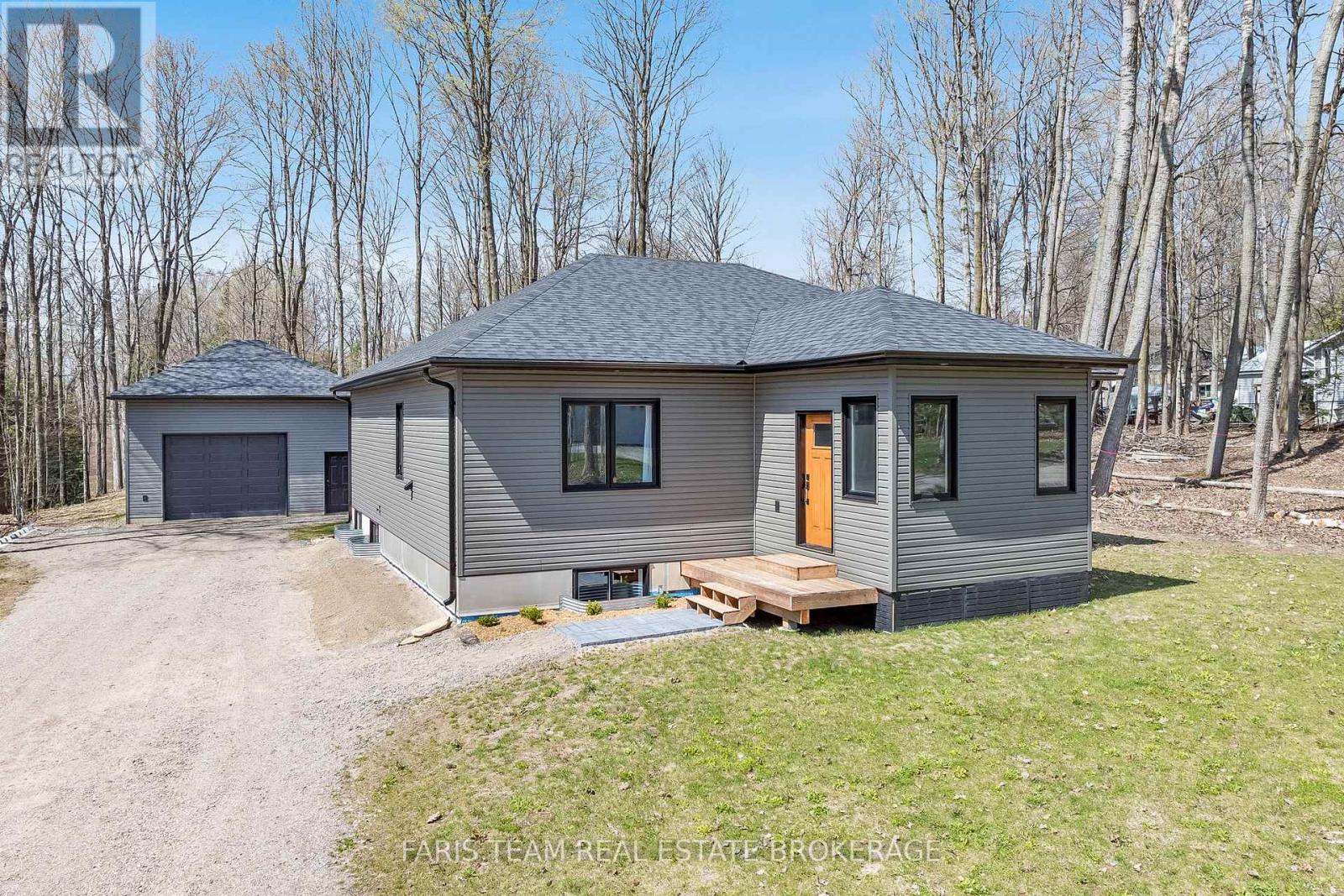6 Fairlawn Grove, Tiny, Ontario  L9M 0B5 - Photo 1 - S13088470