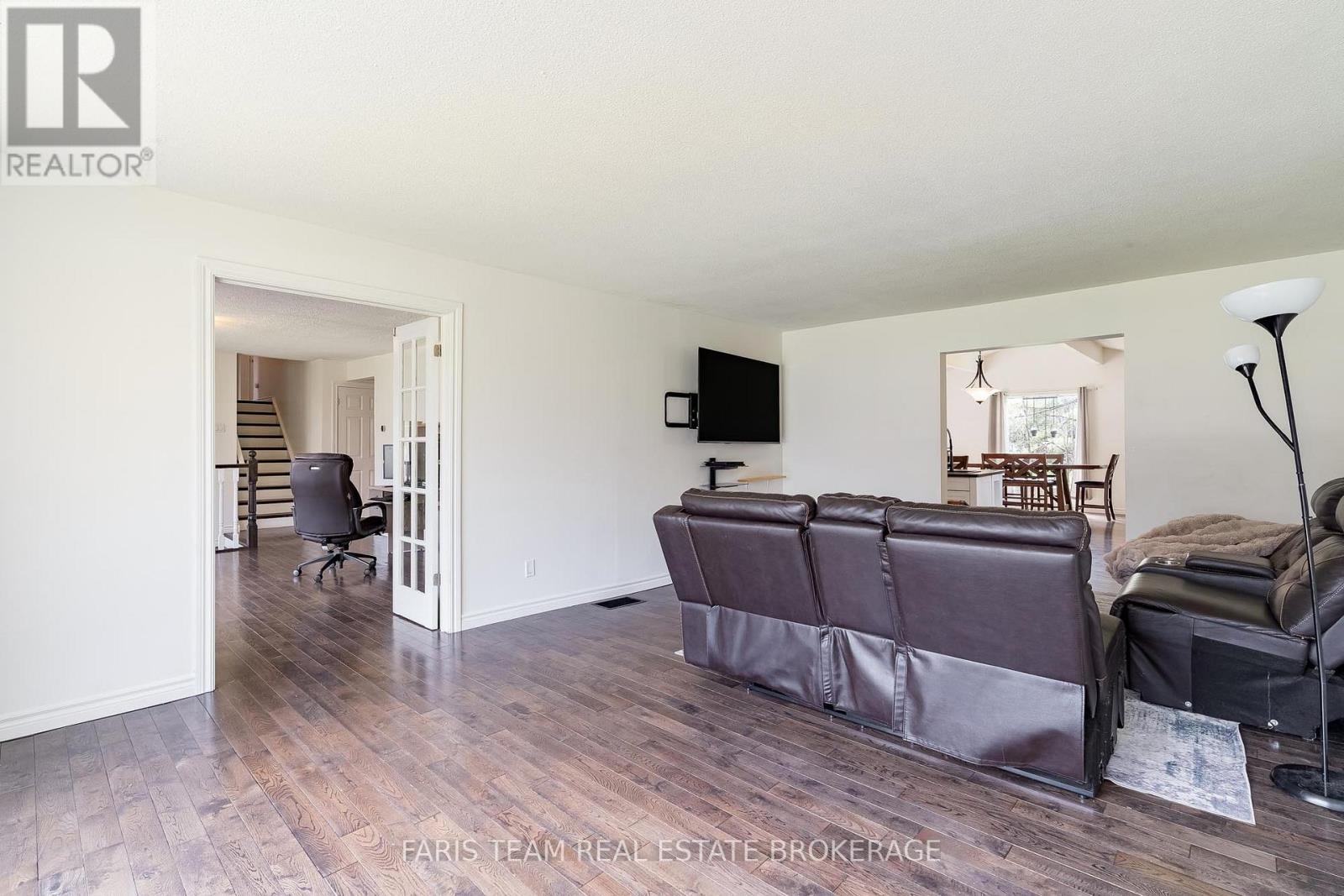 3554 Peter Street, Ramara, Ontario  L0K 1B0 - Photo 14 - S13088524