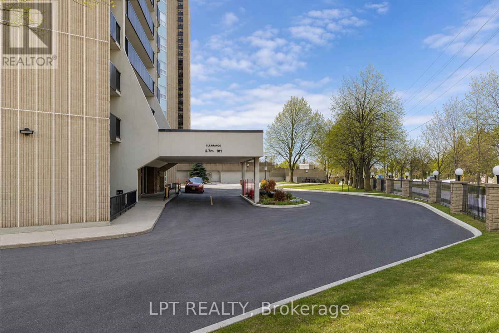 802 - 1380 Prince Of Wales Drive, Ottawa, Ontario  K2C 3N5 - Photo 3 - X12964150